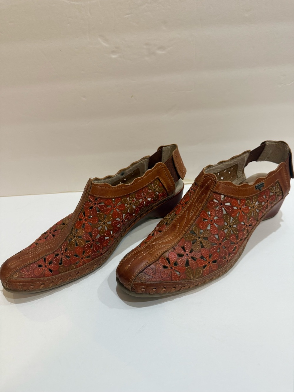 Pikolinos Perforated Leather Mules Shoes 38 (7.5) 2 In Heel Elastic Back Strap